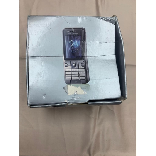 40 - Sony Ericsson Retro K530i mobile Phone NEW