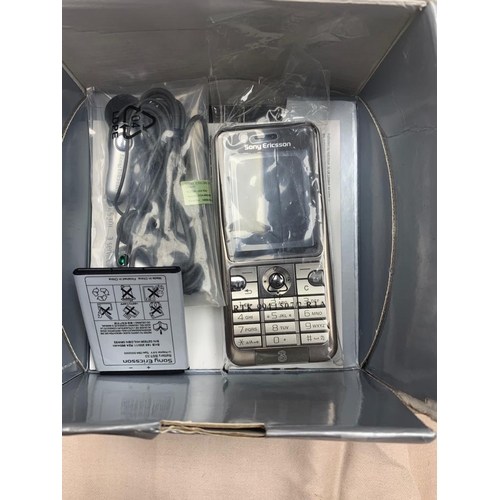 40 - Sony Ericsson Retro K530i mobile Phone NEW