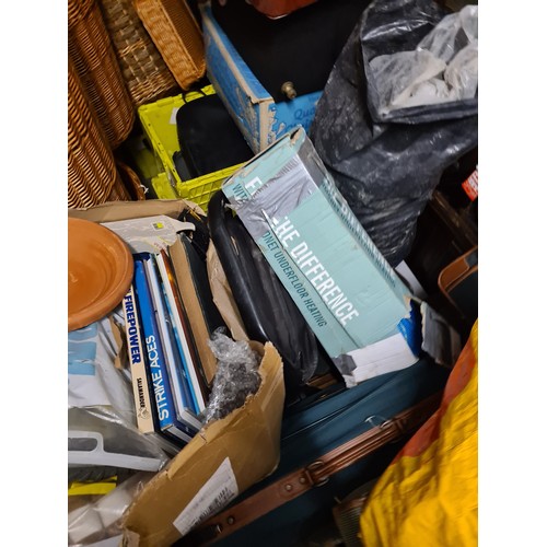 2A - Contents of a 290 sq foot house clearance self storage unit. To include furniture, bric a brac, tool... 