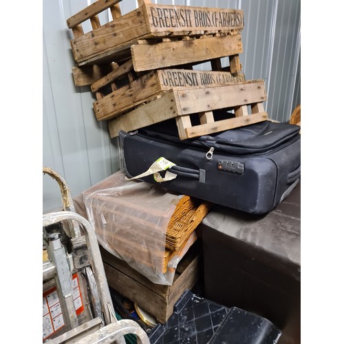 2A - Contents of a 290 sq foot house clearance self storage unit. To include furniture, bric a brac, tool... 