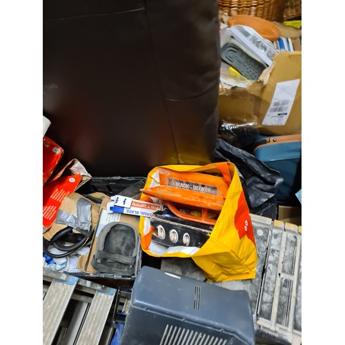 2A - Contents of a 290 sq foot house clearance self storage unit. To include furniture, bric a brac, tool... 