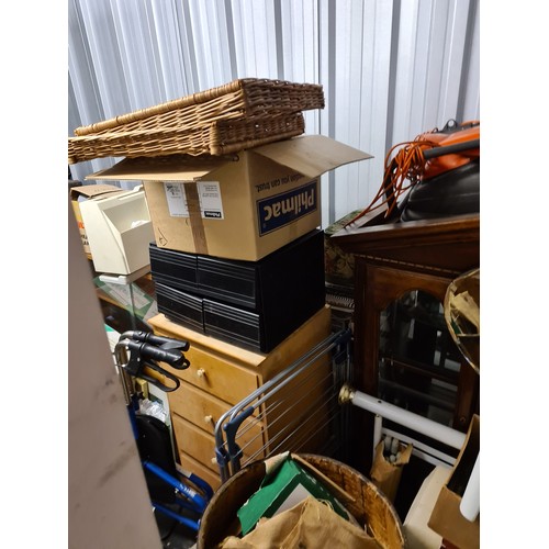 2A - Contents of a 290 sq foot house clearance self storage unit. To include furniture, bric a brac, tool... 