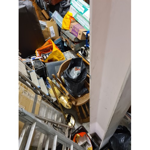 2A - Contents of a 290 sq foot house clearance self storage unit. To include furniture, bric a brac, tool... 