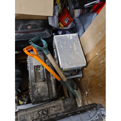 2A - Contents of a 290 sq foot house clearance self storage unit. To include furniture, bric a brac, tool... 