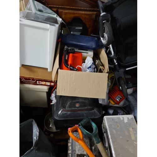 2A - Contents of a 290 sq foot house clearance self storage unit. To include furniture, bric a brac, tool... 