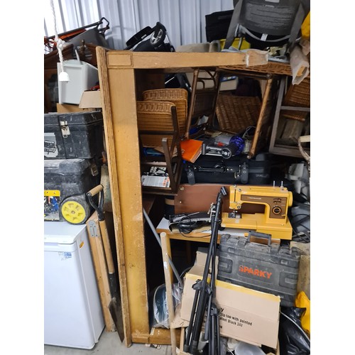 2A - Contents of a 290 sq foot house clearance self storage unit. To include furniture, bric a brac, tool... 