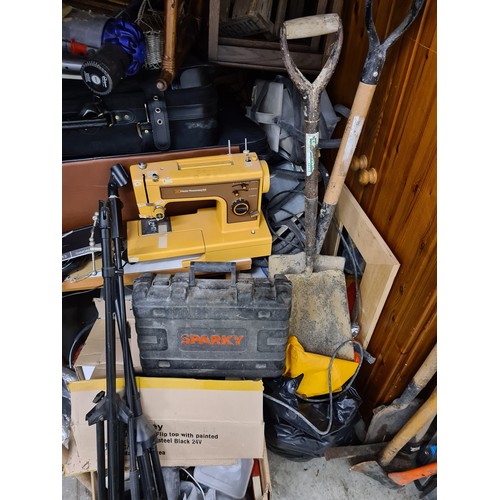 2A - Contents of a 290 sq foot house clearance self storage unit. To include furniture, bric a brac, tool... 