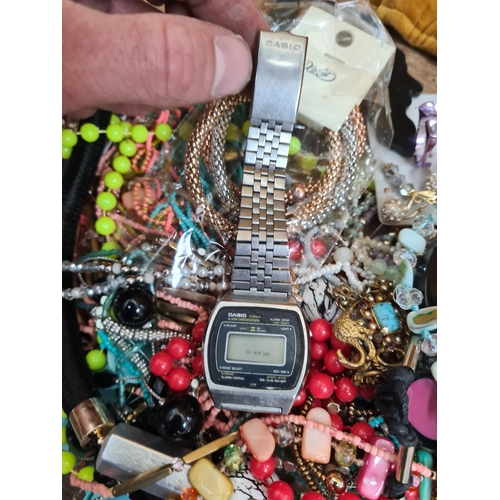 75 - Good lot of assorted costume jewellery