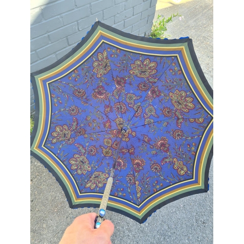 999 - Unusual Vintage Umbrella