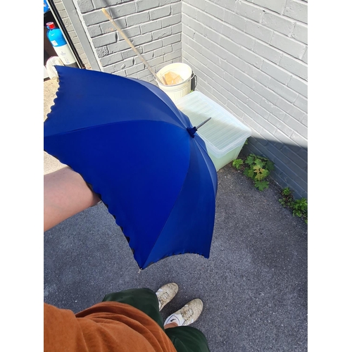 999 - Unusual Vintage Umbrella