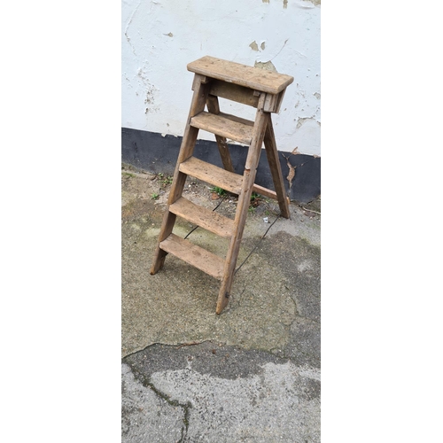 251 - Old 5 Rung Wooden Step Ladder