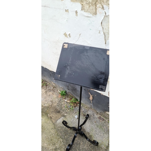 272 - Old Iron Music Stand