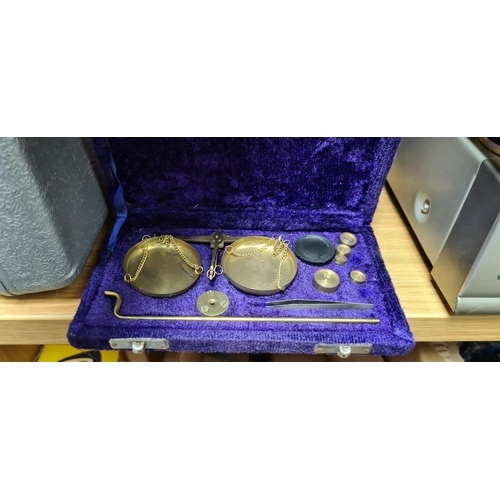 389 - Vintage Set of Brass Scales in a Case