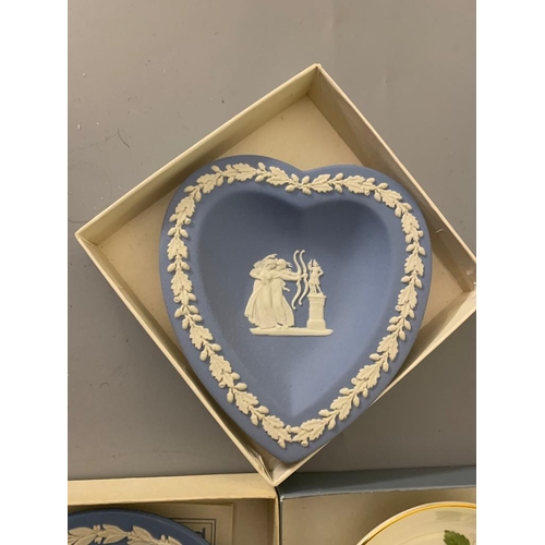 255 - 3 Boxed Wedgwood Pieces including Churchill Jasperware Dish a 3 Pieces of Boxed Wedgwood Glass