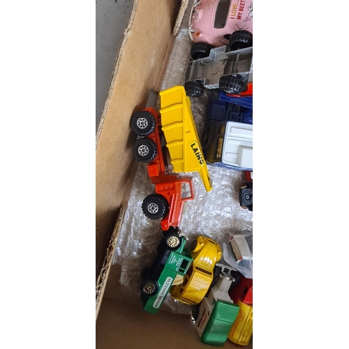 136 - Good Box of Diecast Toy Cars including Corgi, Dinky, Matchbox etc