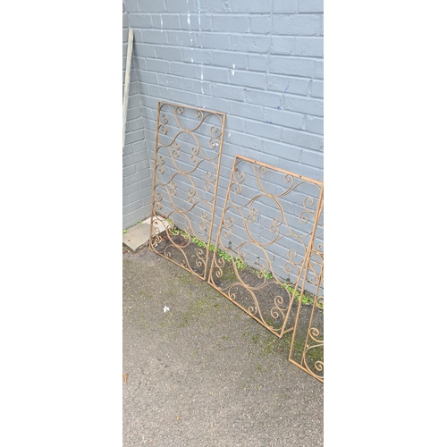 295 - Lot of Vintage Wrought Iron Railings