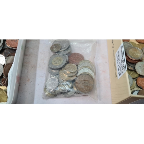 323 - A Large Lot of Mixed Coins and Banknotes Weight: 3.3kg