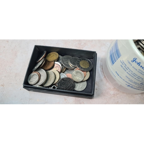 323 - A Large Lot of Mixed Coins and Banknotes Weight: 3.3kg