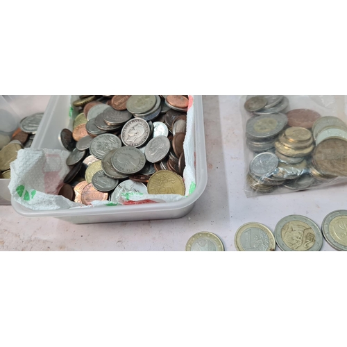 323 - A Large Lot of Mixed Coins and Banknotes Weight: 3.3kg