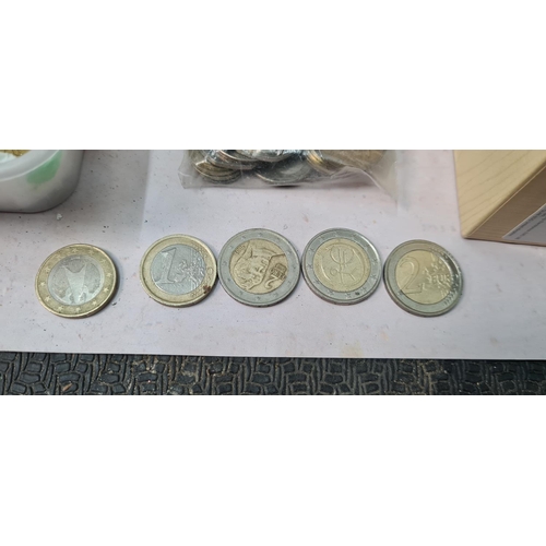 323 - A Large Lot of Mixed Coins and Banknotes Weight: 3.3kg