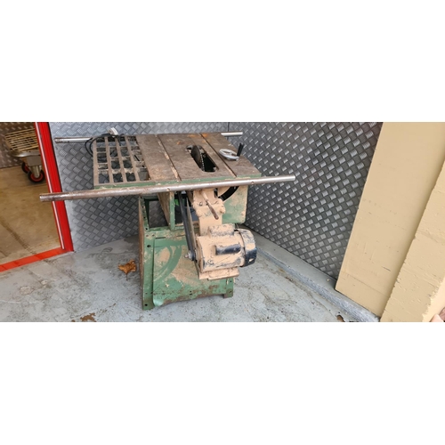 585 - Nu-Tool CS12n 240v Contractors Table Saw on Stand Working