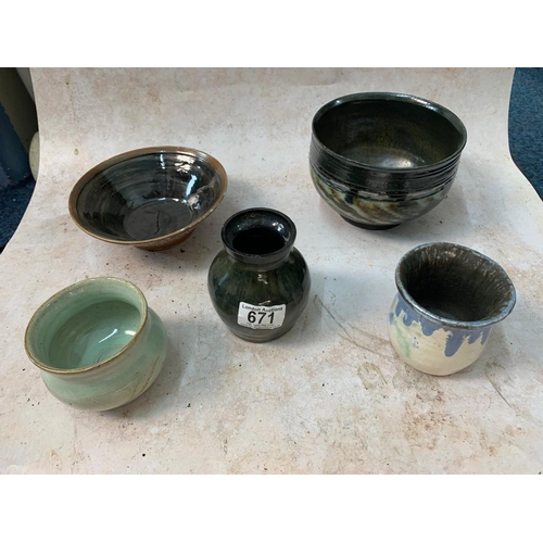 268 - 5 Pieces of Good Quality Glazed Ceramics