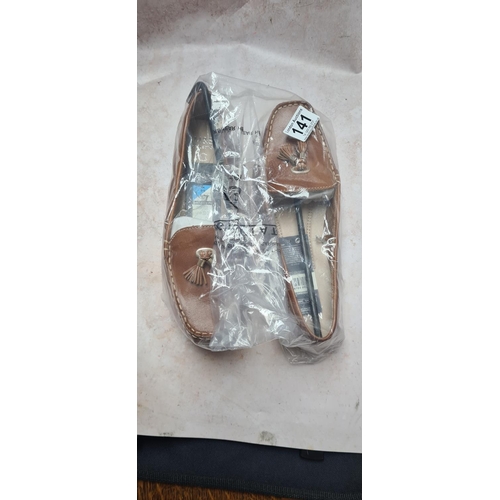 141 - Pair of New Ladies Marks and Spencer Leather Shoes Size 5.5