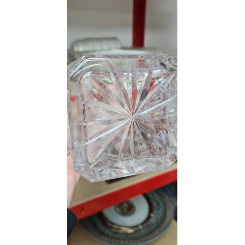 253 - Good Quality Crystal Decanter