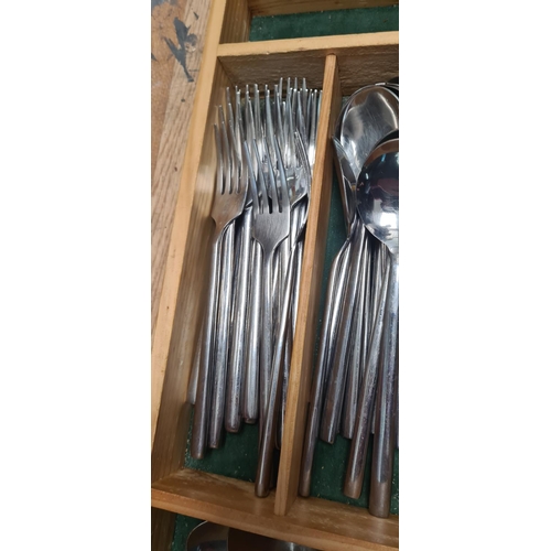 58 - Large Set of Vintage Viner's Cutlery