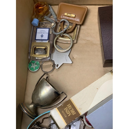 343 - Box of Vintage Jewellery etc