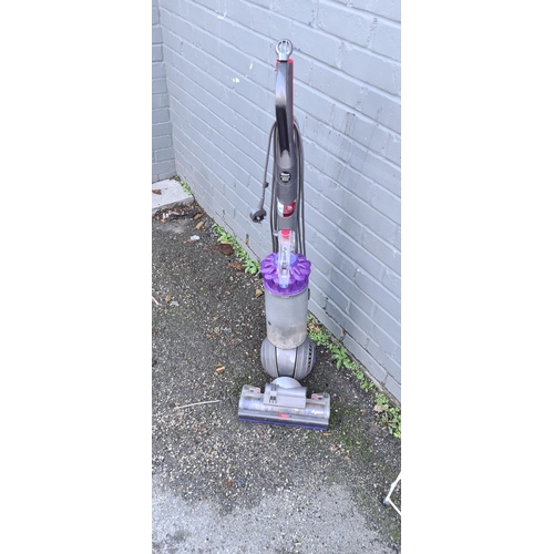 613 - Dyson DC40 Vacuum Cleaner