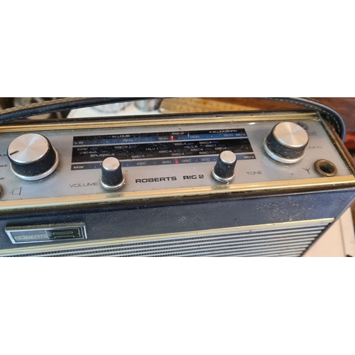 642 - Vintage Roberts RIC 2 Radio