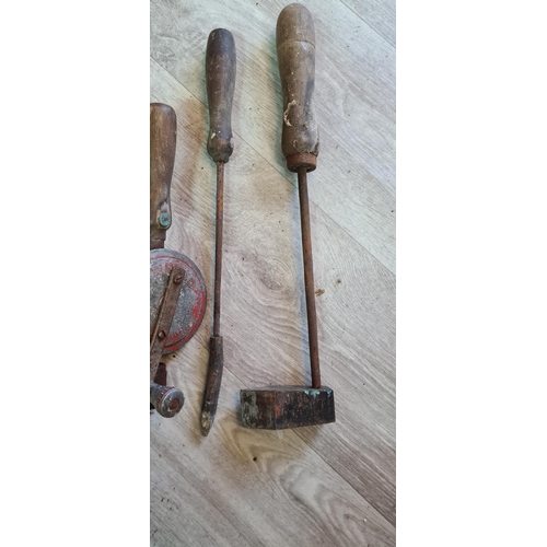 646 - Small Lot of Vintage Tools