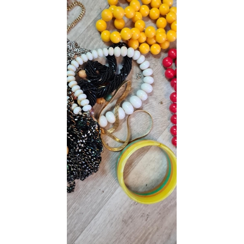 647 - Joblot of Vintage Jewellery etc