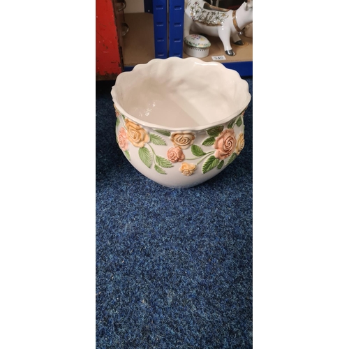 598 - Vintage Rose Decorated Planter