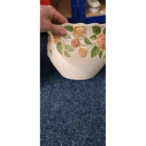 598 - Vintage Rose Decorated Planter