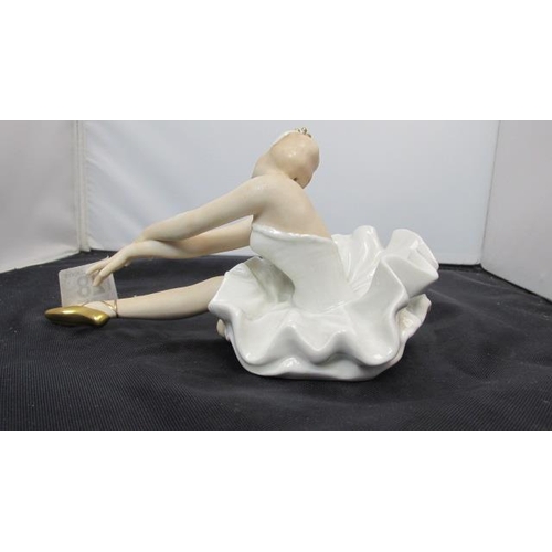 128 - Wallendorf Porcelain Swan Lake Ballerina Figurine