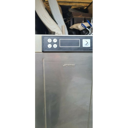 1046 - Smeg Commercial Professional Dishwasher