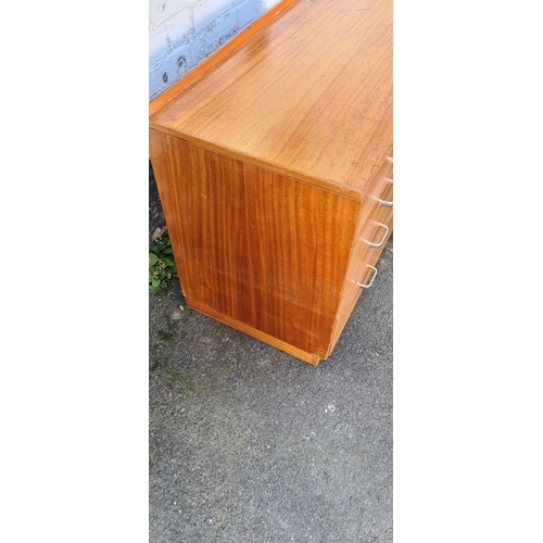 863 - Mid Century 4 Drawer Teak Chest of Drawers