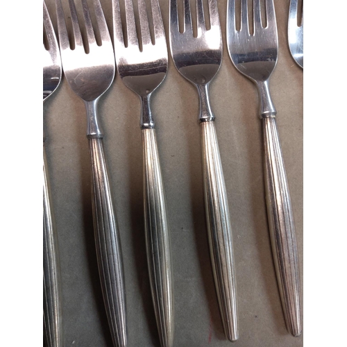 169a - Canteen of Contempra House Sterling Silver Handled Cutlery