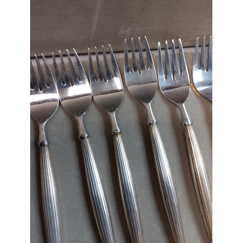 169a - Canteen of Contempra House Sterling Silver Handled Cutlery