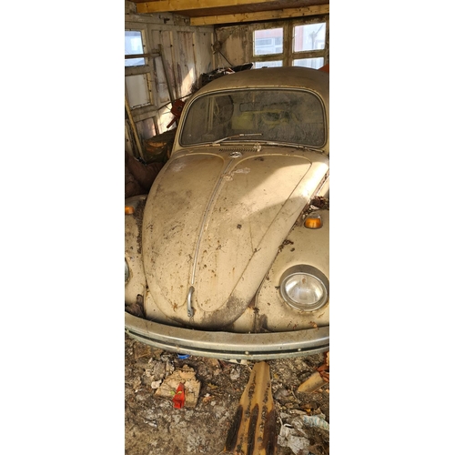 1a - Classic VW Beetle 1500 Barn Find Car. Left Hand Drive. 1 Key, Logbook Present.  (non-runner)