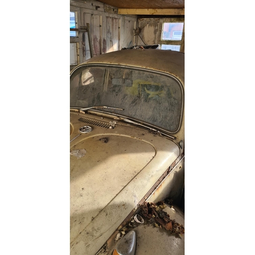 1a - Classic VW Beetle 1500 Barn Find Car. Left Hand Drive. 1 Key, Logbook Present.  (non-runner)