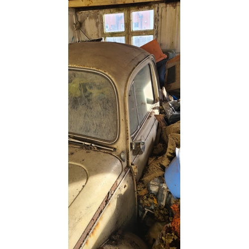 1a - Classic VW Beetle 1500 Barn Find Car. Left Hand Drive. 1 Key, Logbook Present.  (non-runner)