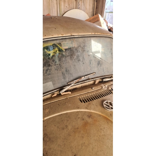 1a - Classic VW Beetle 1500 Barn Find Car. Left Hand Drive. 1 Key, Logbook Present.  (non-runner)