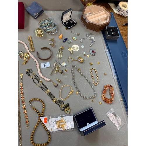 93 - Mixed Lot of Assorted Jewellery