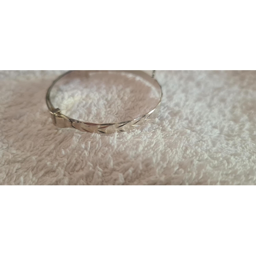 34 - Expanding Hallmarked Silver Babies Bangle