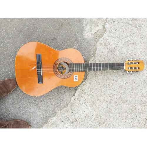 864 - Old Classical Guitar