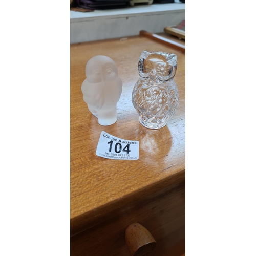 104 - 2 Franklin Mint Glass Owls