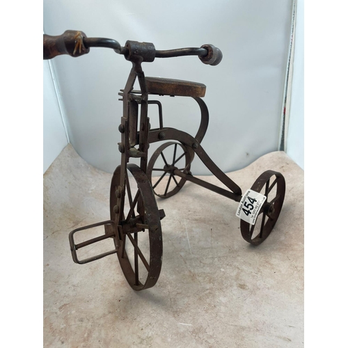 454 - Vintage Style Iron Tricycle Model